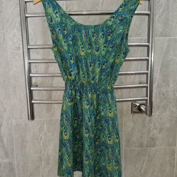 Dress - Picture 2 of 3